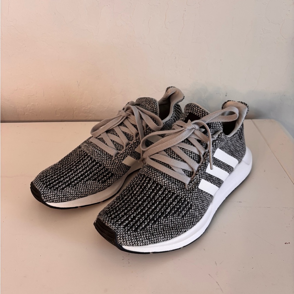 Adidas Men’s Swift 1.0 Running Shoes Black & White, Ortholite Sole, 5.5 EF1941 - Picture 3 of 8